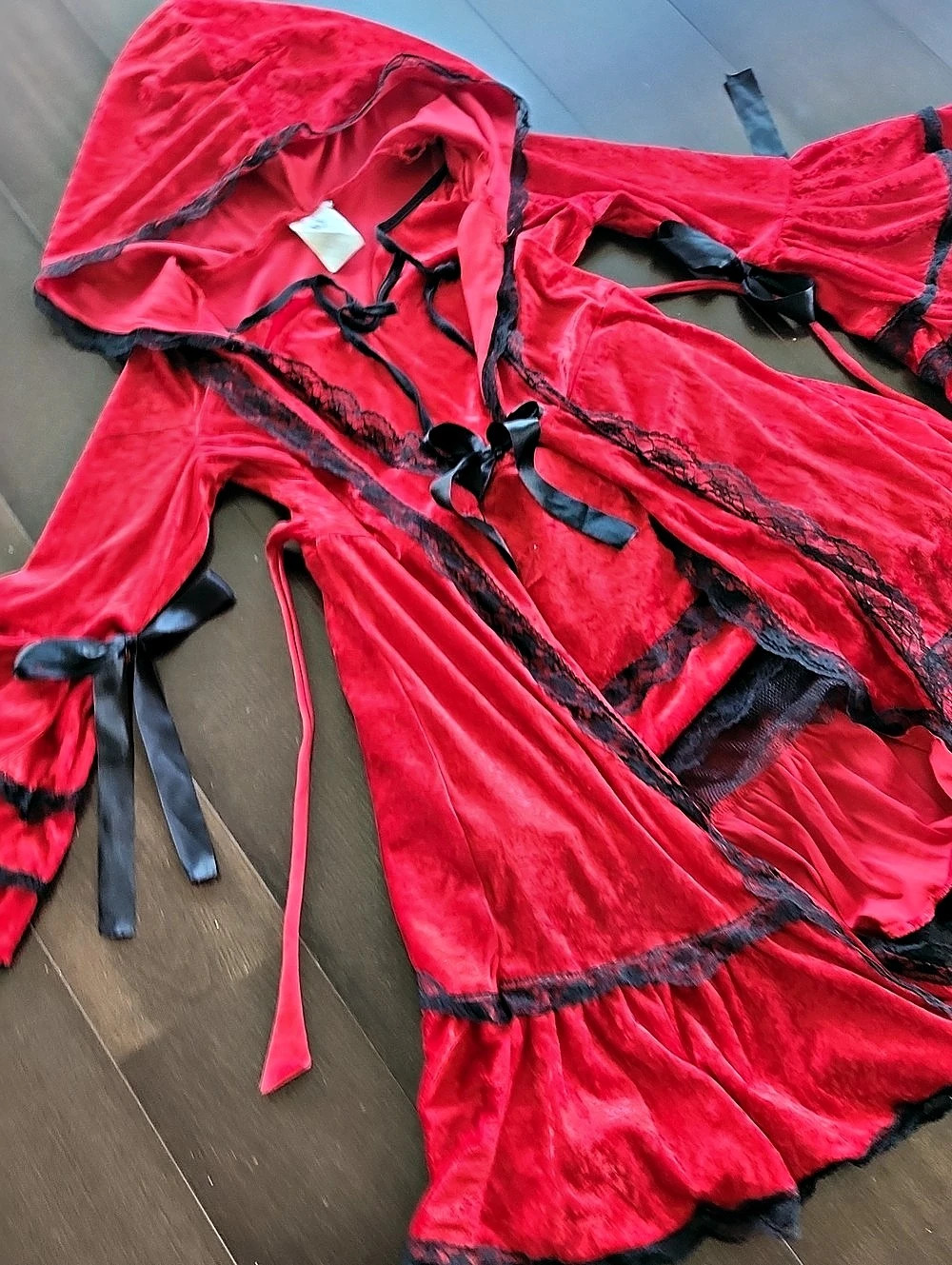 Red Hooded Halloween Costume - Picture 6 of 12